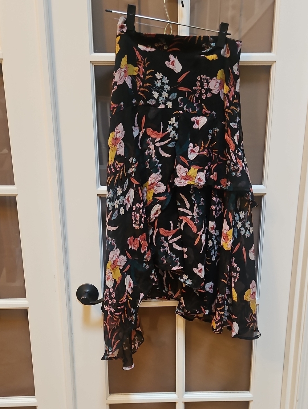 stradivarius Black Floral Skirt with Multicolor Accents